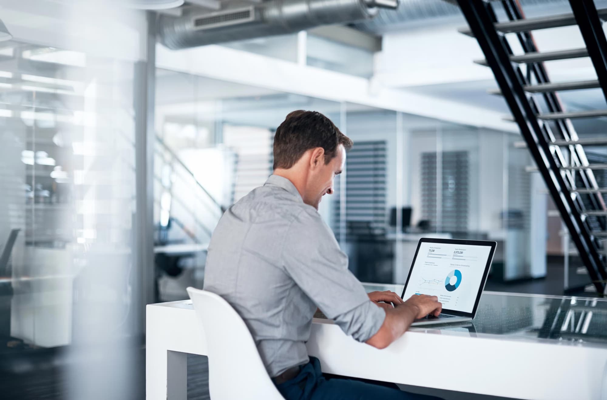 Gain insights with powerful dashboards, analytics, and detailed fleet reports.
